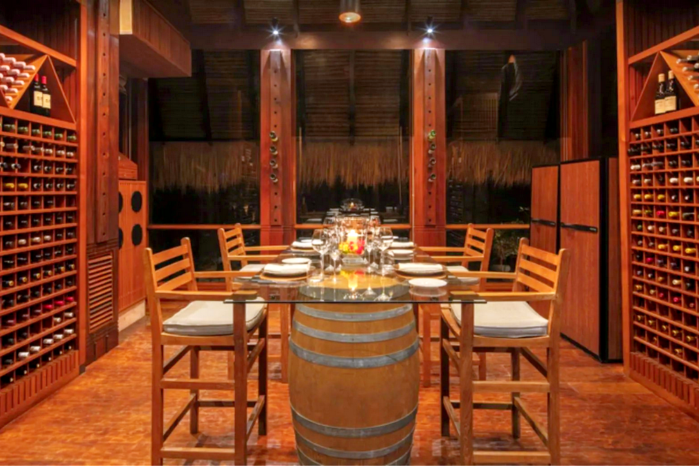 Сейшелы:  Anantara MAIA Seychelles 5*, винный погреб 20